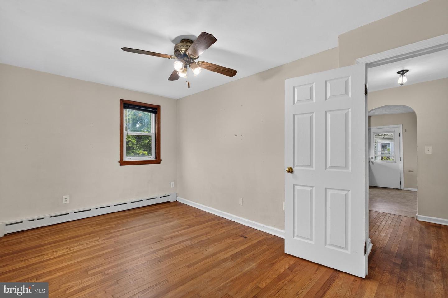 813 Montgomery Ave Property Photo 11
