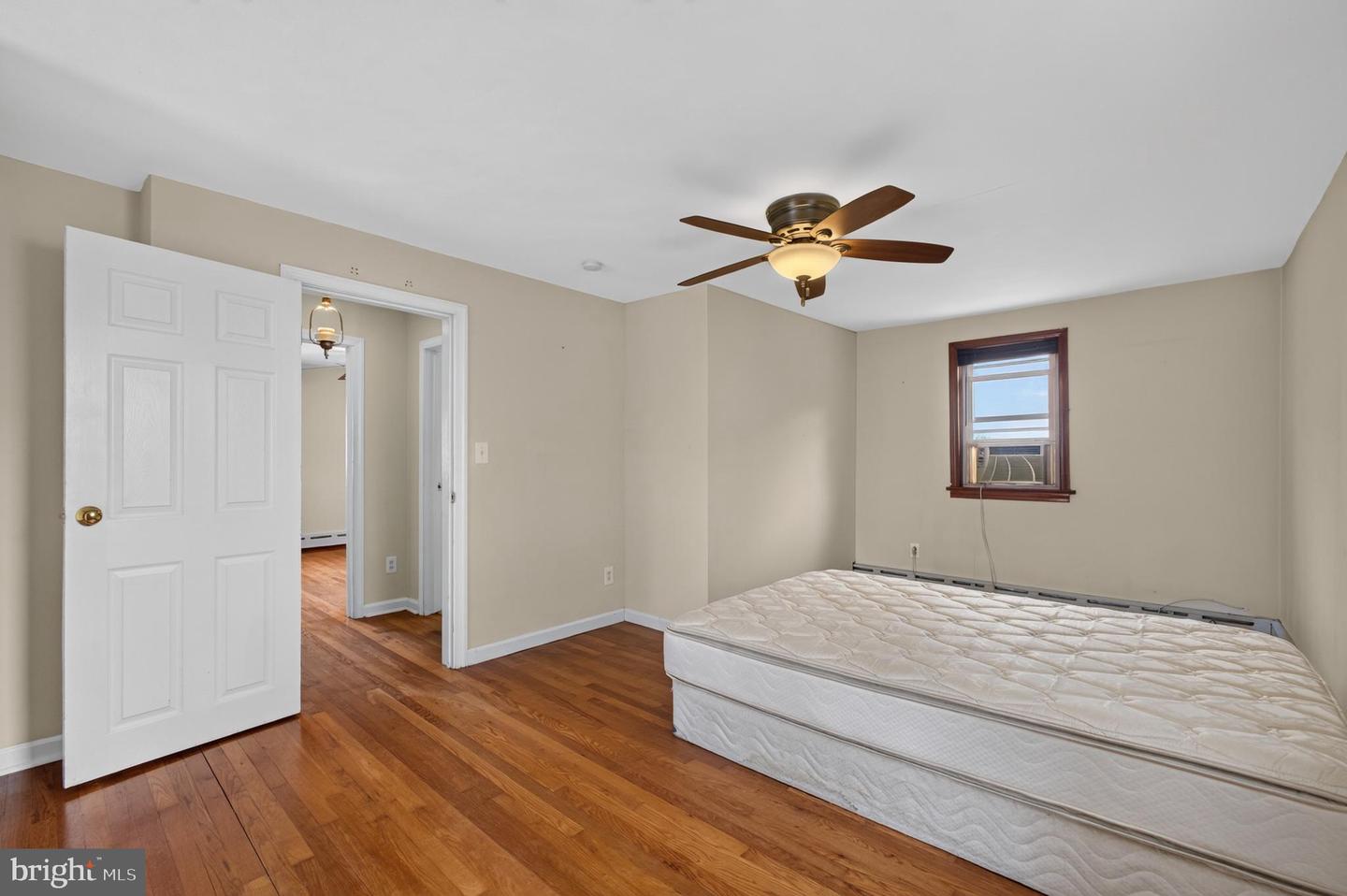 813 Montgomery Ave Property Photo 14