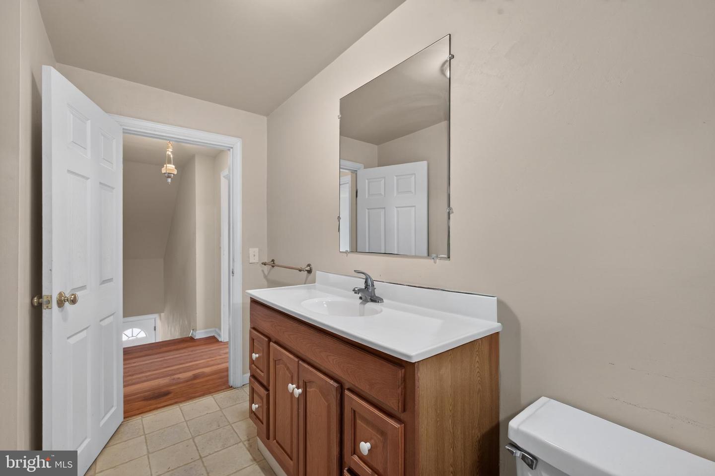 813 Montgomery Ave Property Photo 16