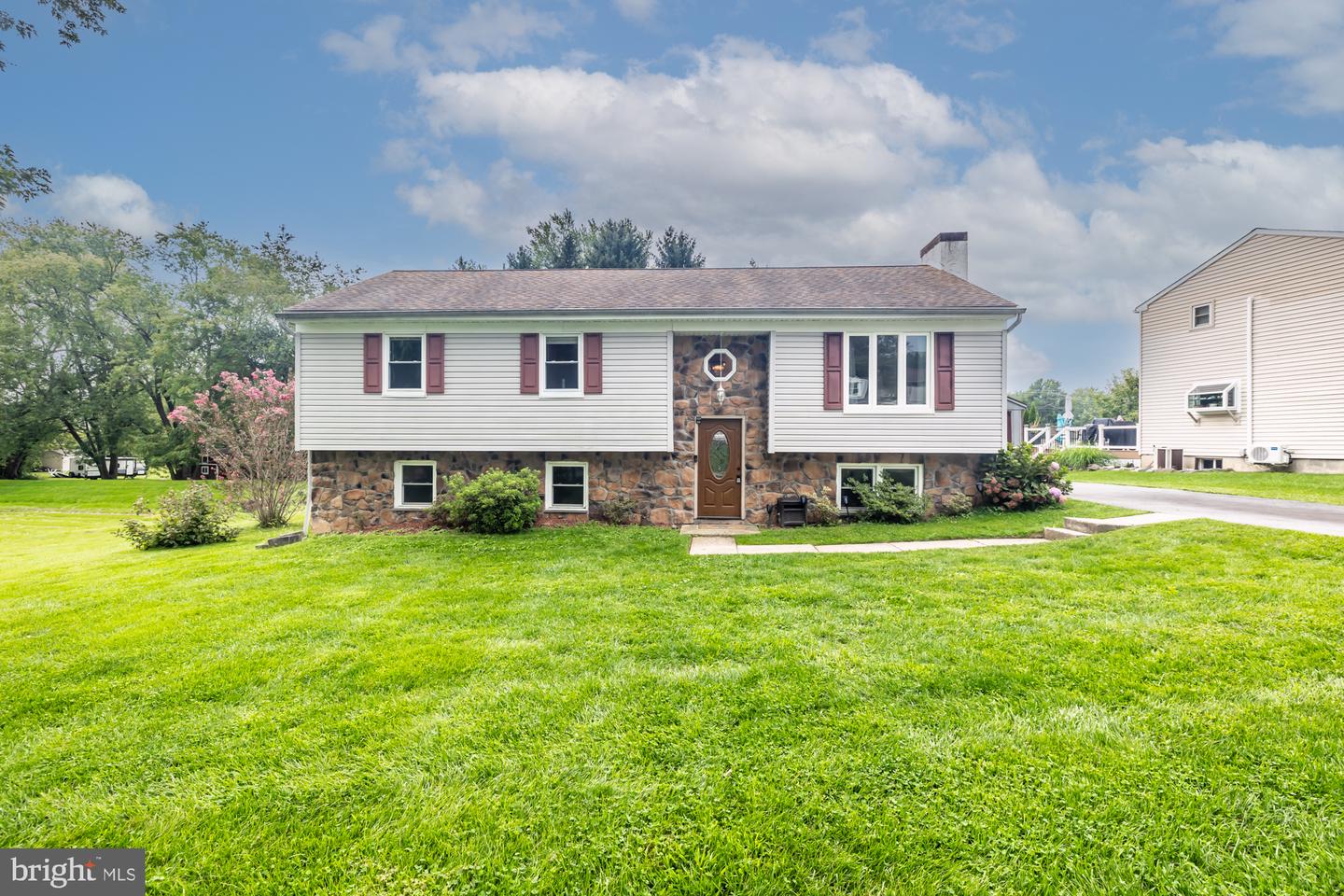 430 Farmhouse Rd Property Photo 1