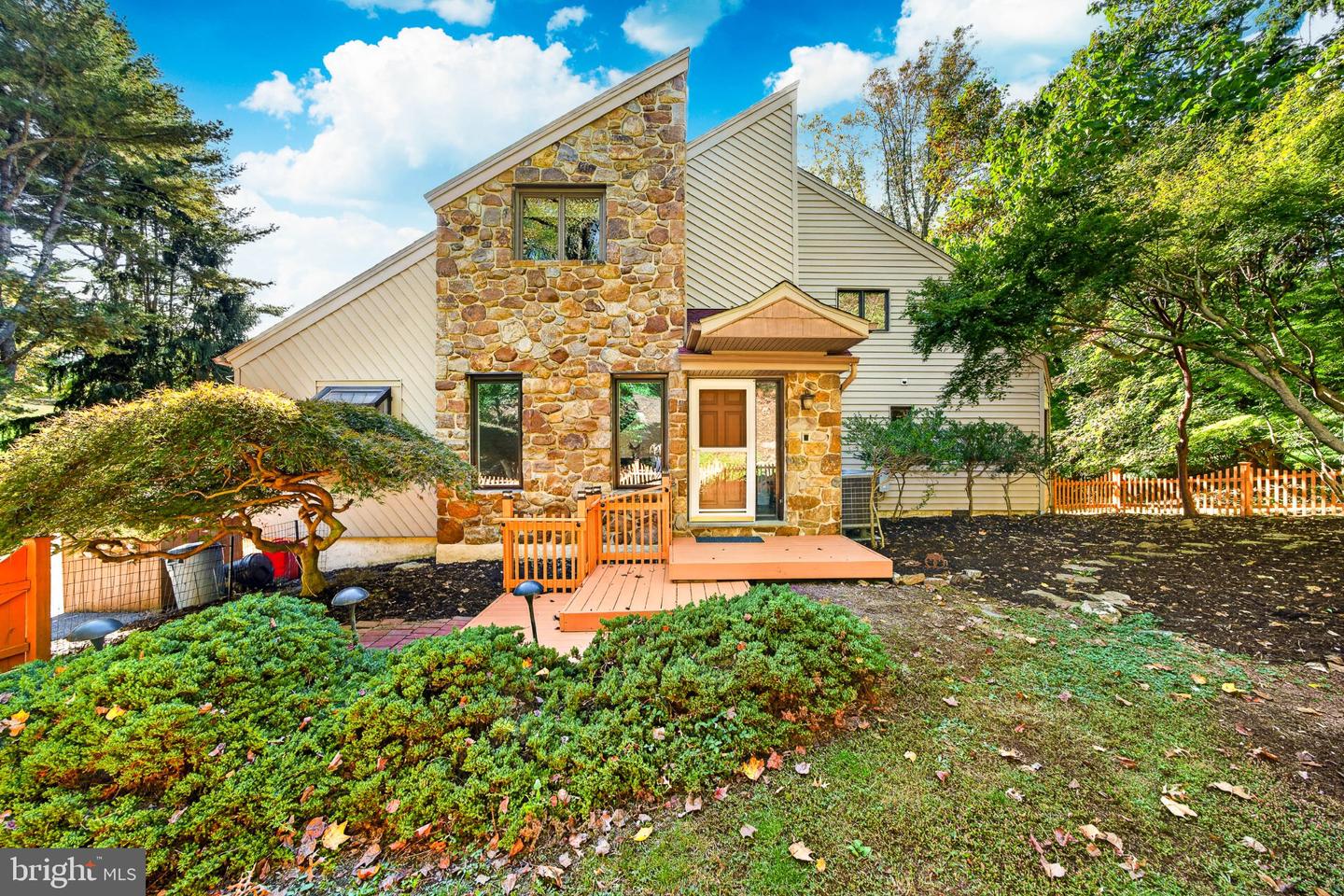 1461 OVERHILL RD