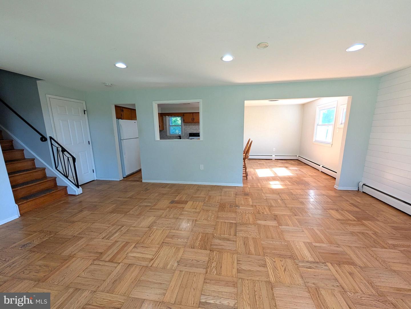 1320 Greentree Ln Property Photo 5