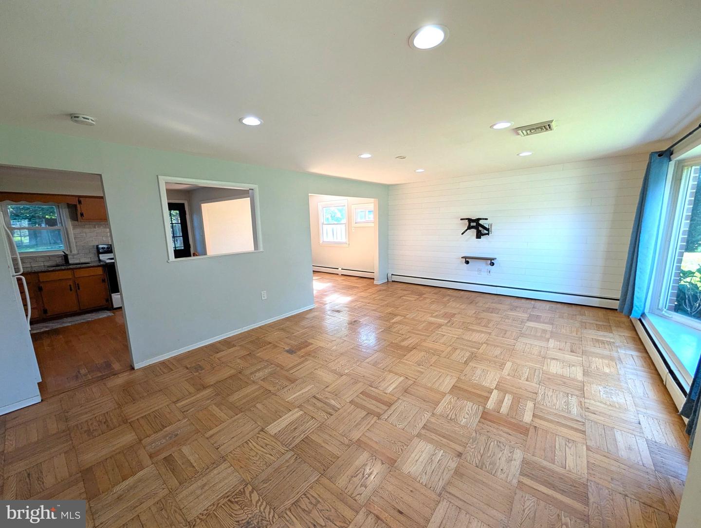 1320 Greentree Ln Property Photo 6