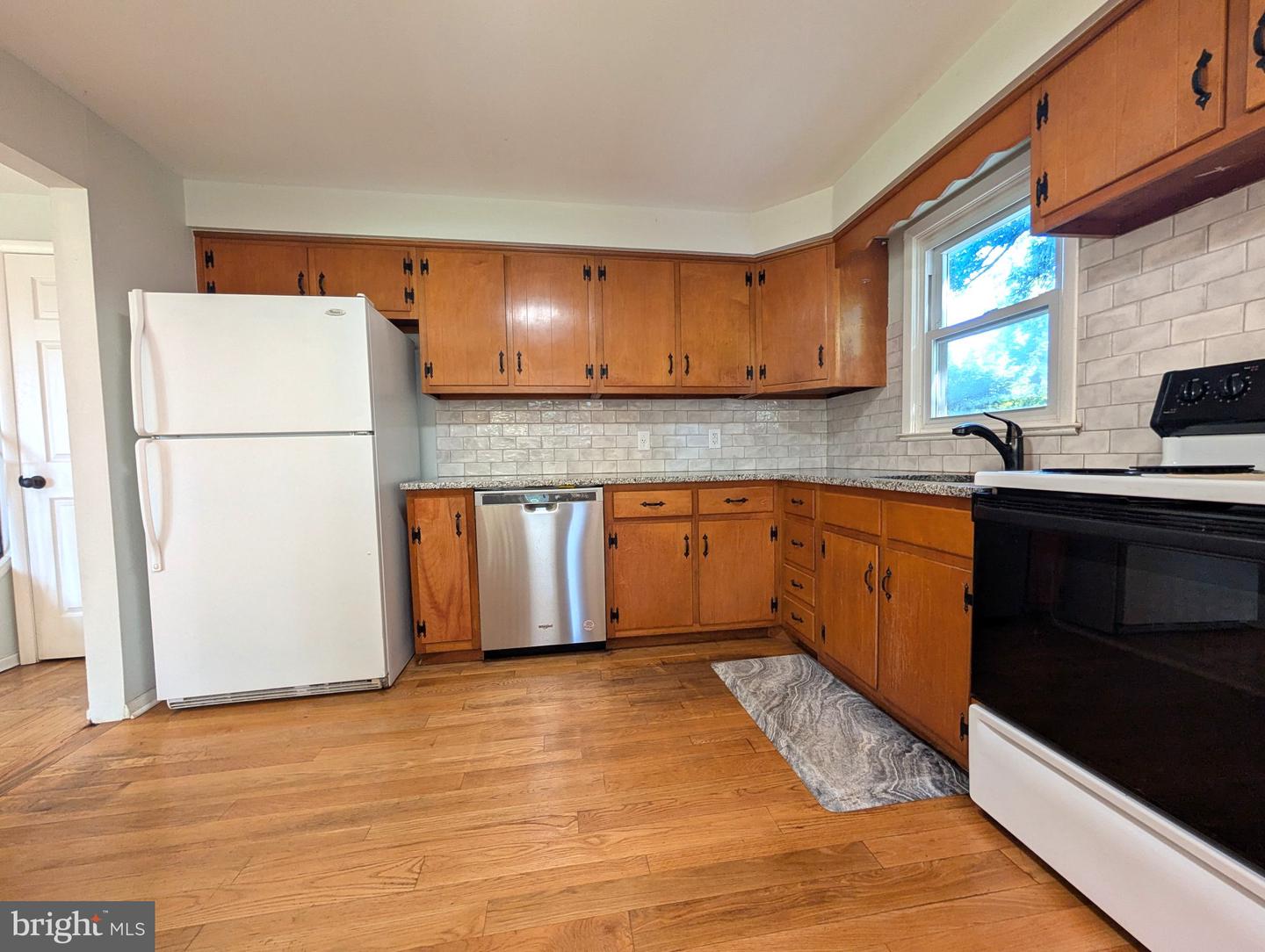 1320 Greentree Ln Property Photo 12
