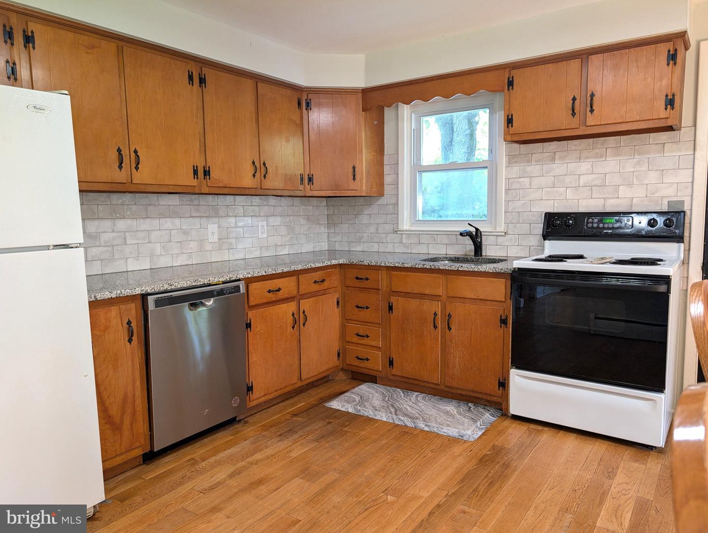 1320 Greentree Ln Property Photo 13