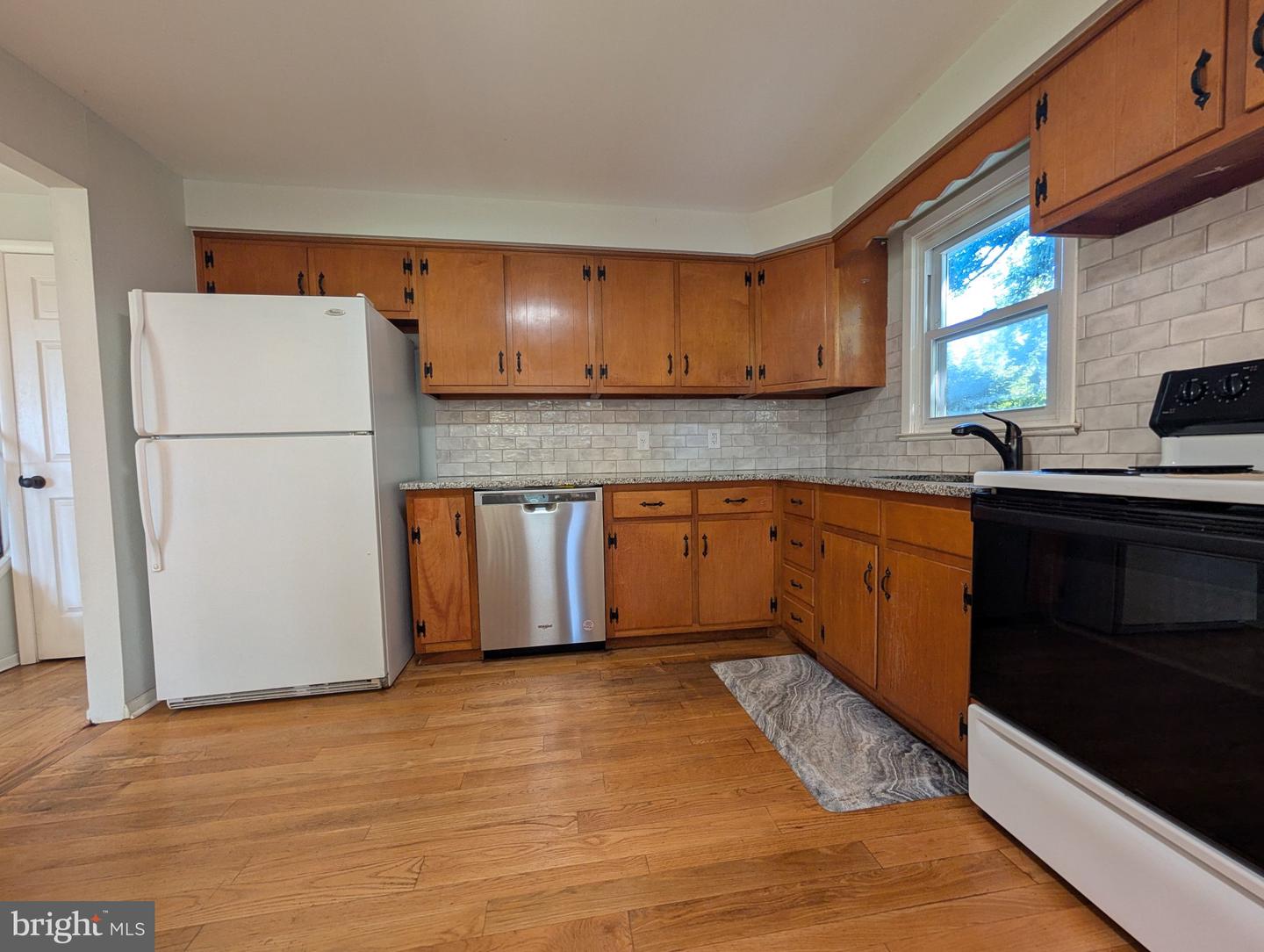 1320 Greentree Ln Property Photo 15