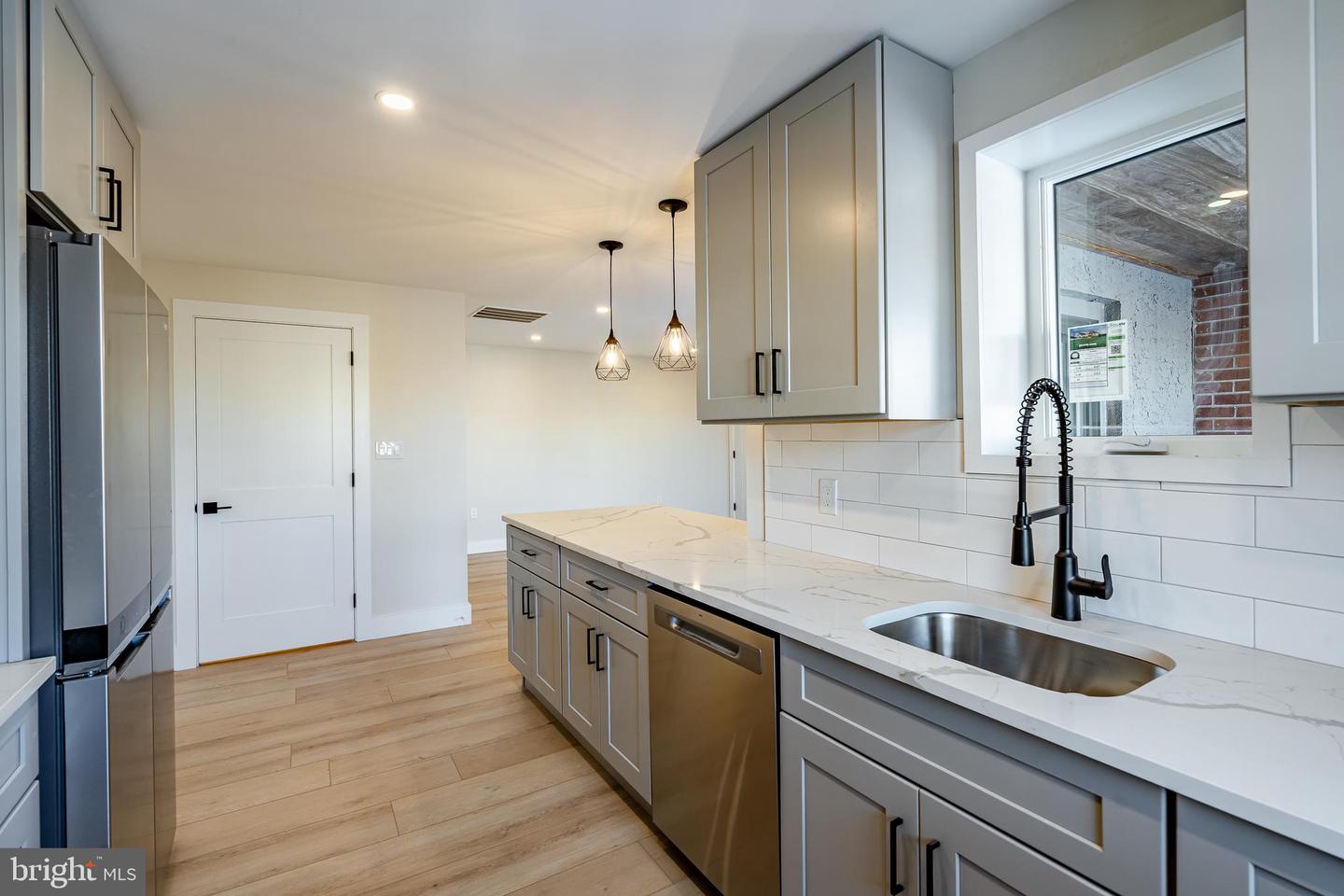 530 Washington Ave #6 Property Photo 4