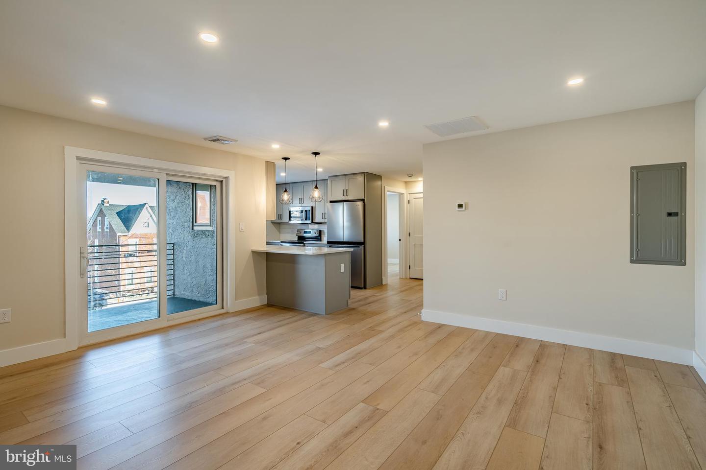 530 Washington Ave #6 Property Photo 5