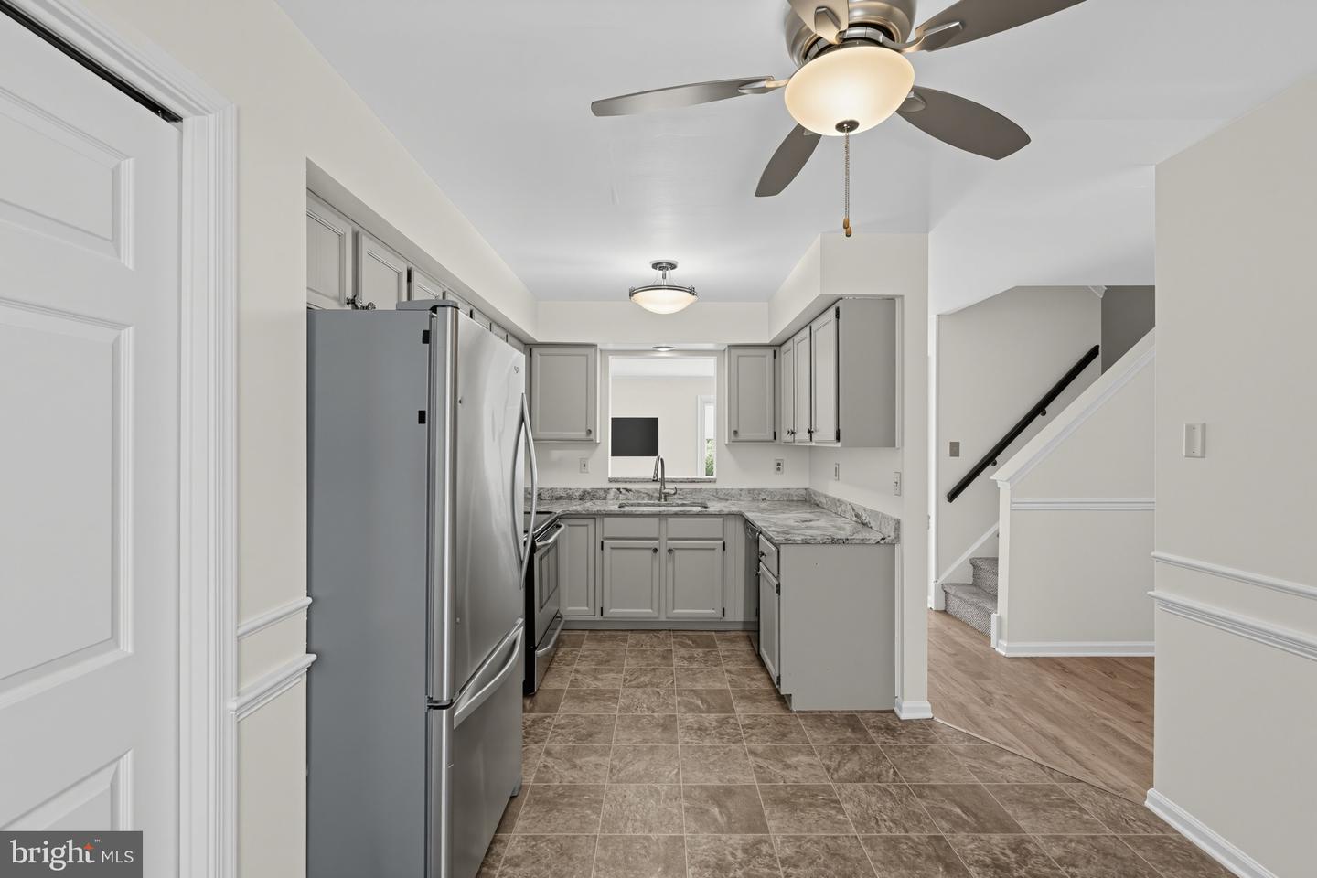 16 Oak St Property Photo 4