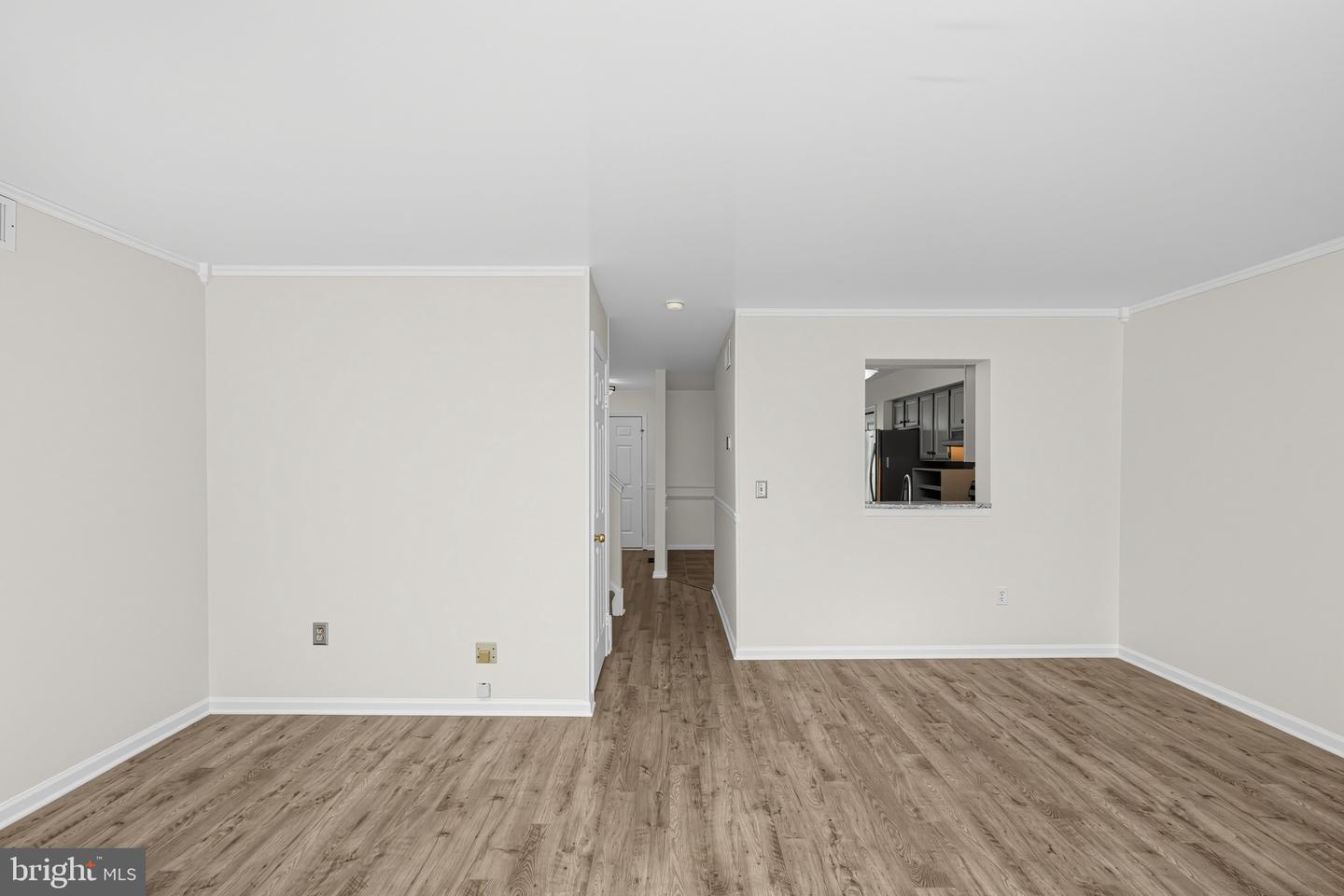16 Oak St Property Photo 9