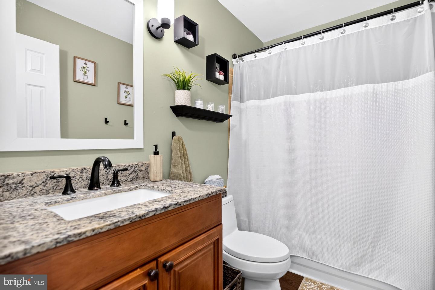 1658 Hemlock Cir Property Photo 25