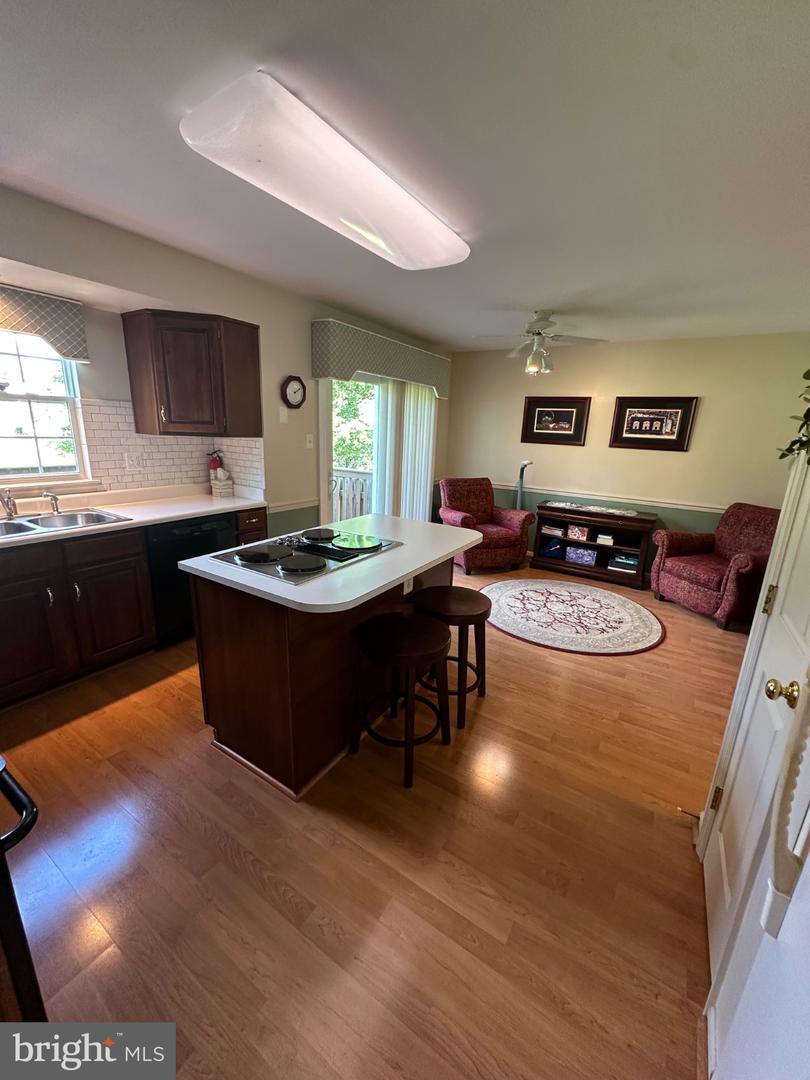 602 Inverness Ct Property Photo 5