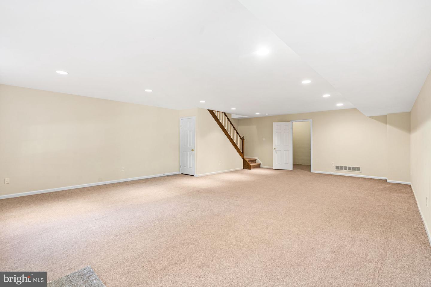 503 Brighton Cir #5c Property Photo 26