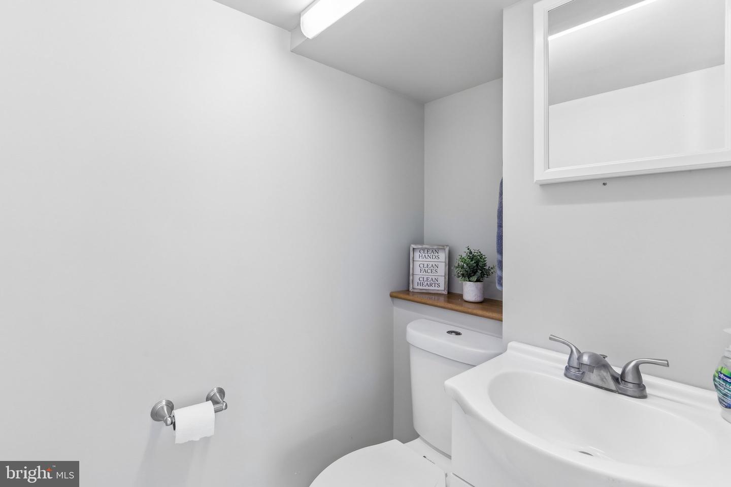 348 Carlyn Ct Property Photo 22
