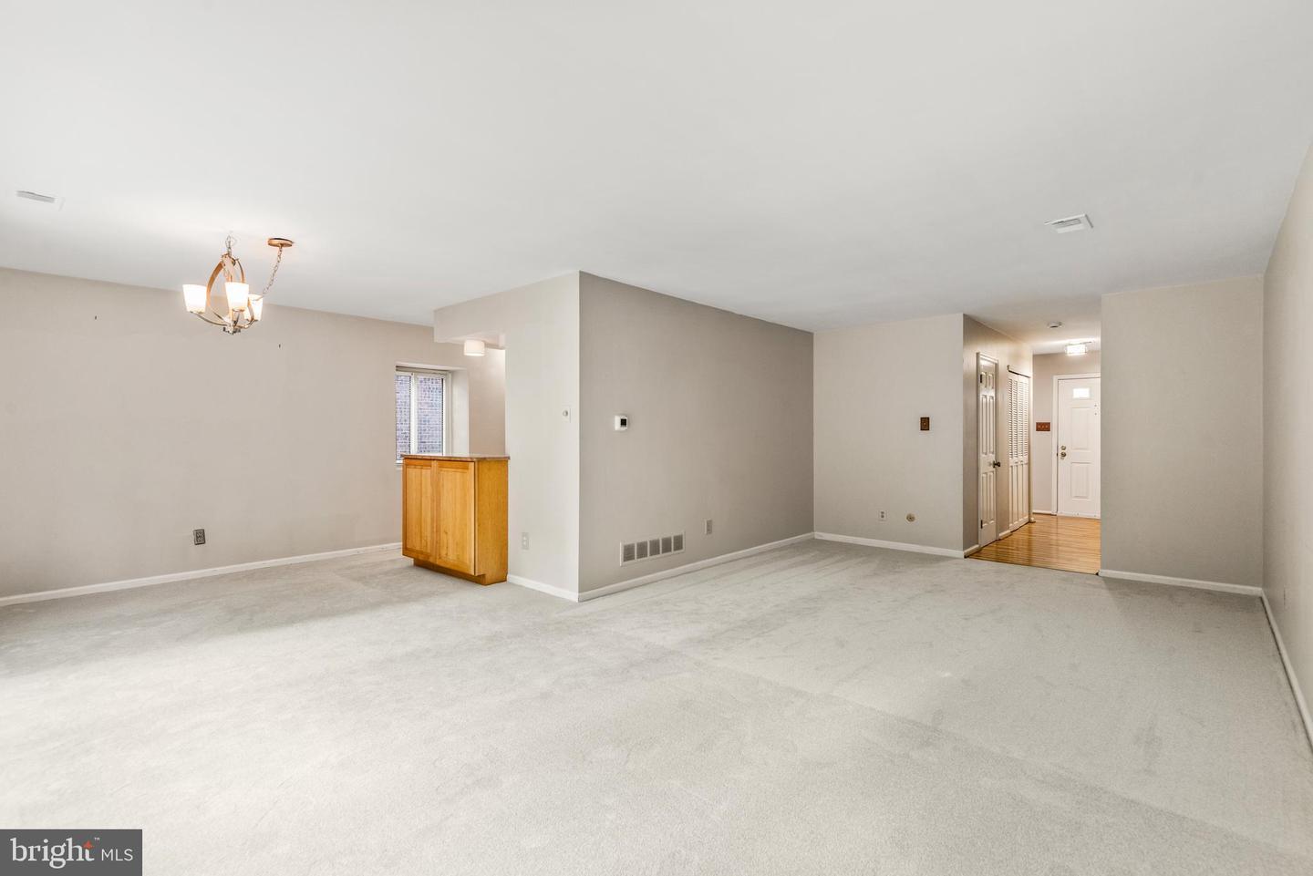 48 Elan Ln Property Photo 8