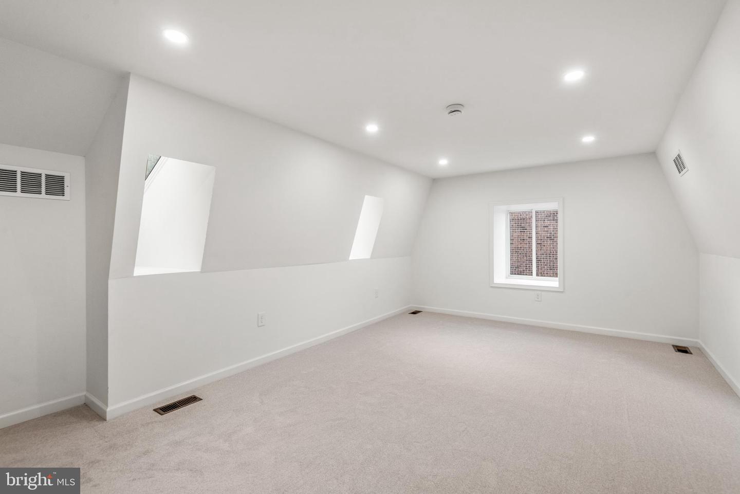 48 Elan Ln Property Photo 25