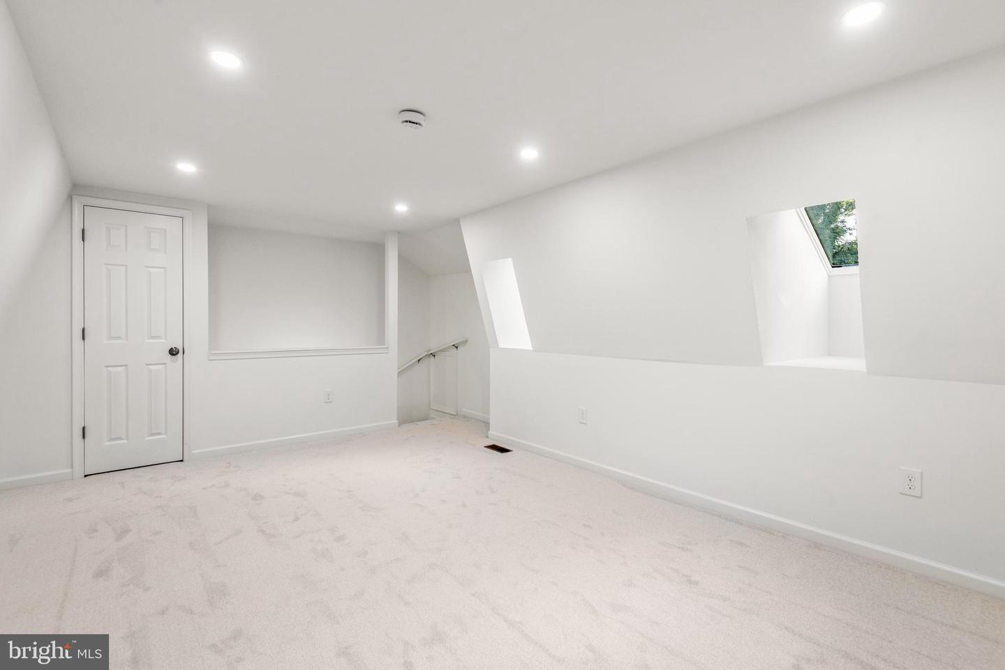 48 Elan Ln Property Photo 26
