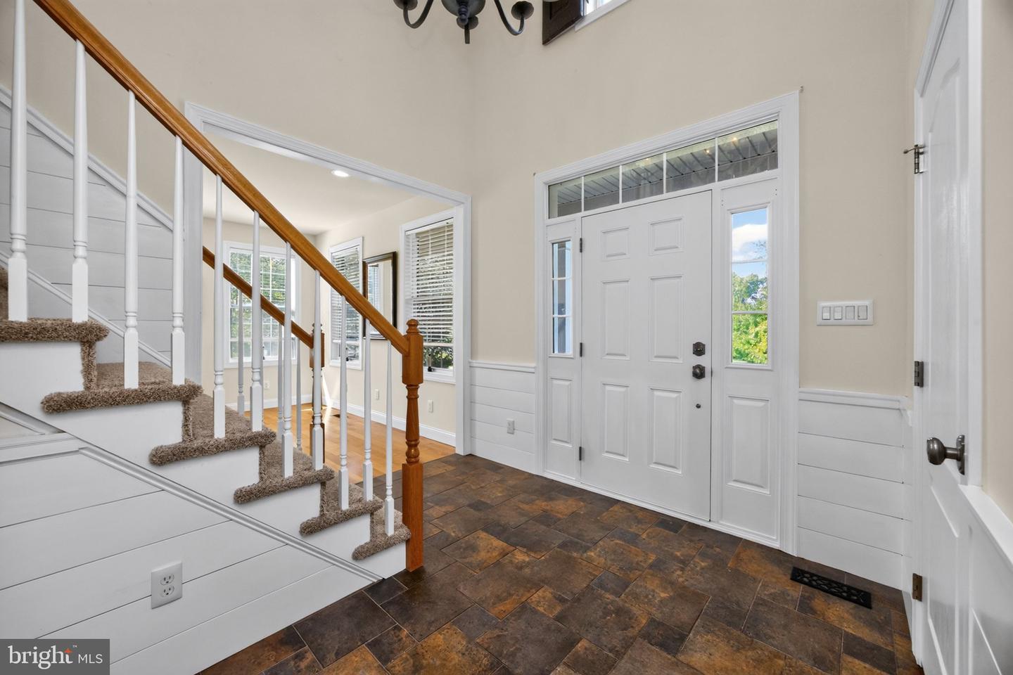 16 Michael Ct Property Photo 3