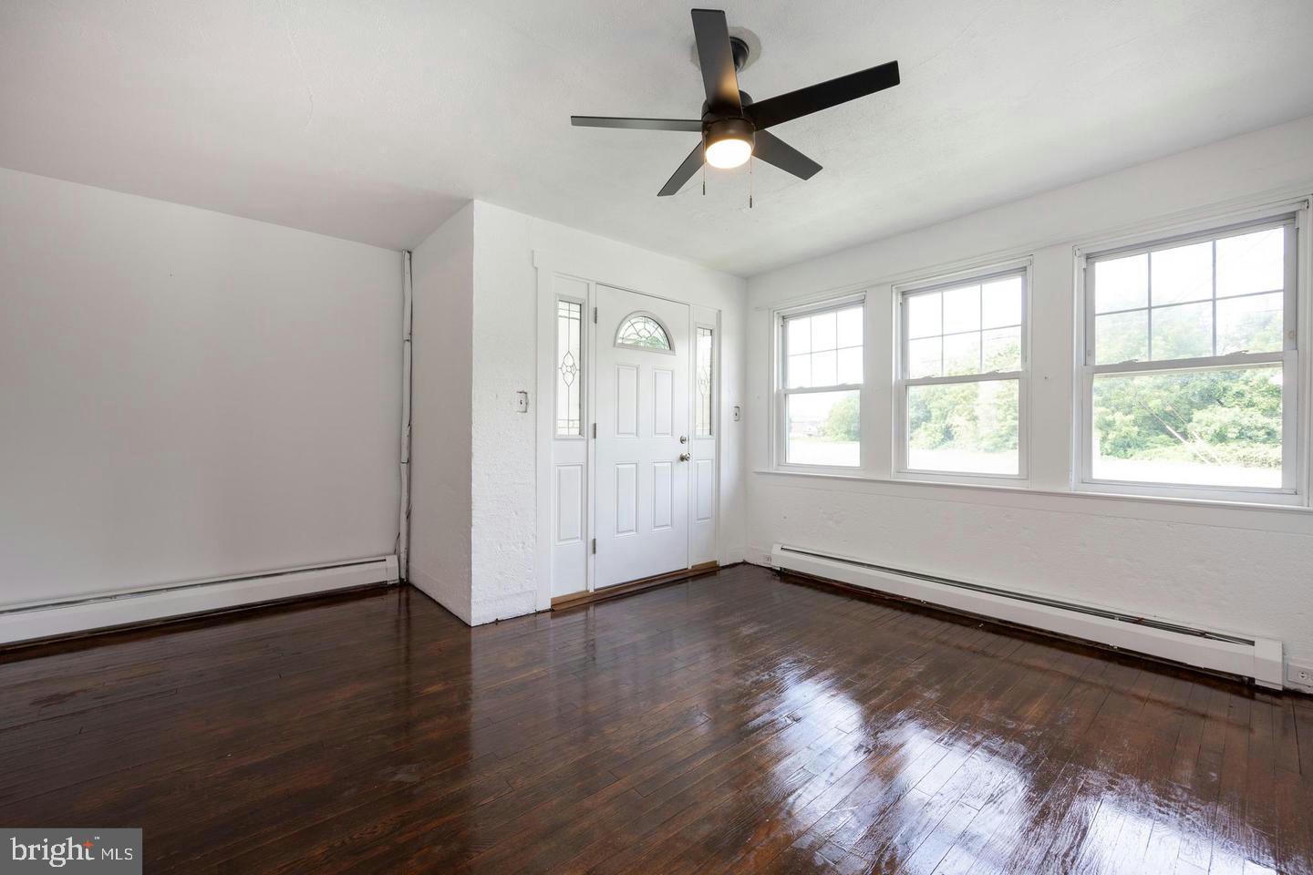 337 Stuart Ave Property Photo 3