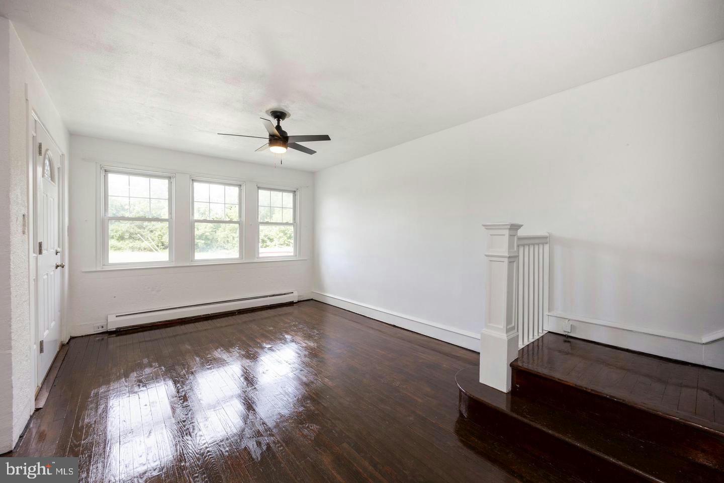 337 Stuart Ave Property Photo 5