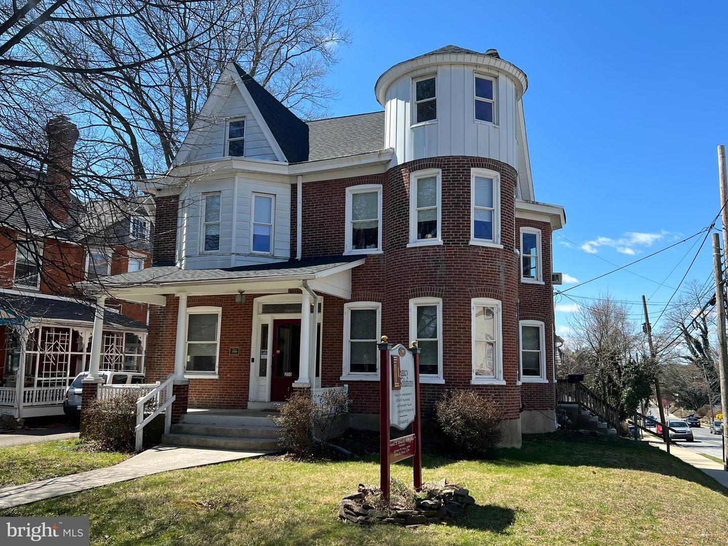 200 S Union St Property Photo 1