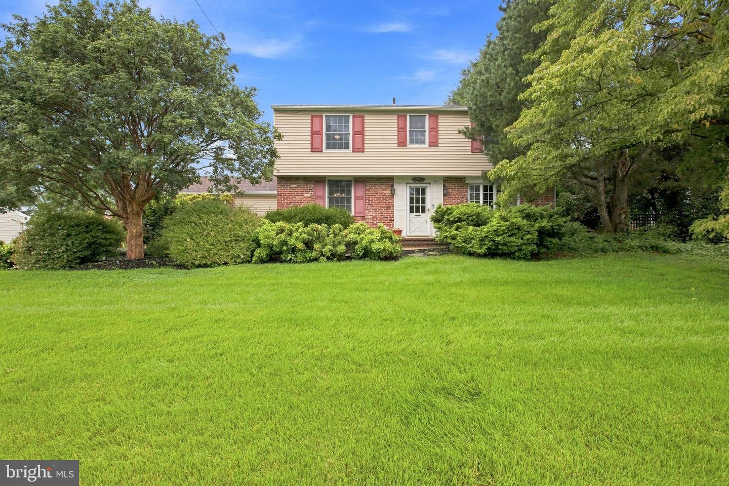 221 Taylors Mill Rd Property Photo 1
