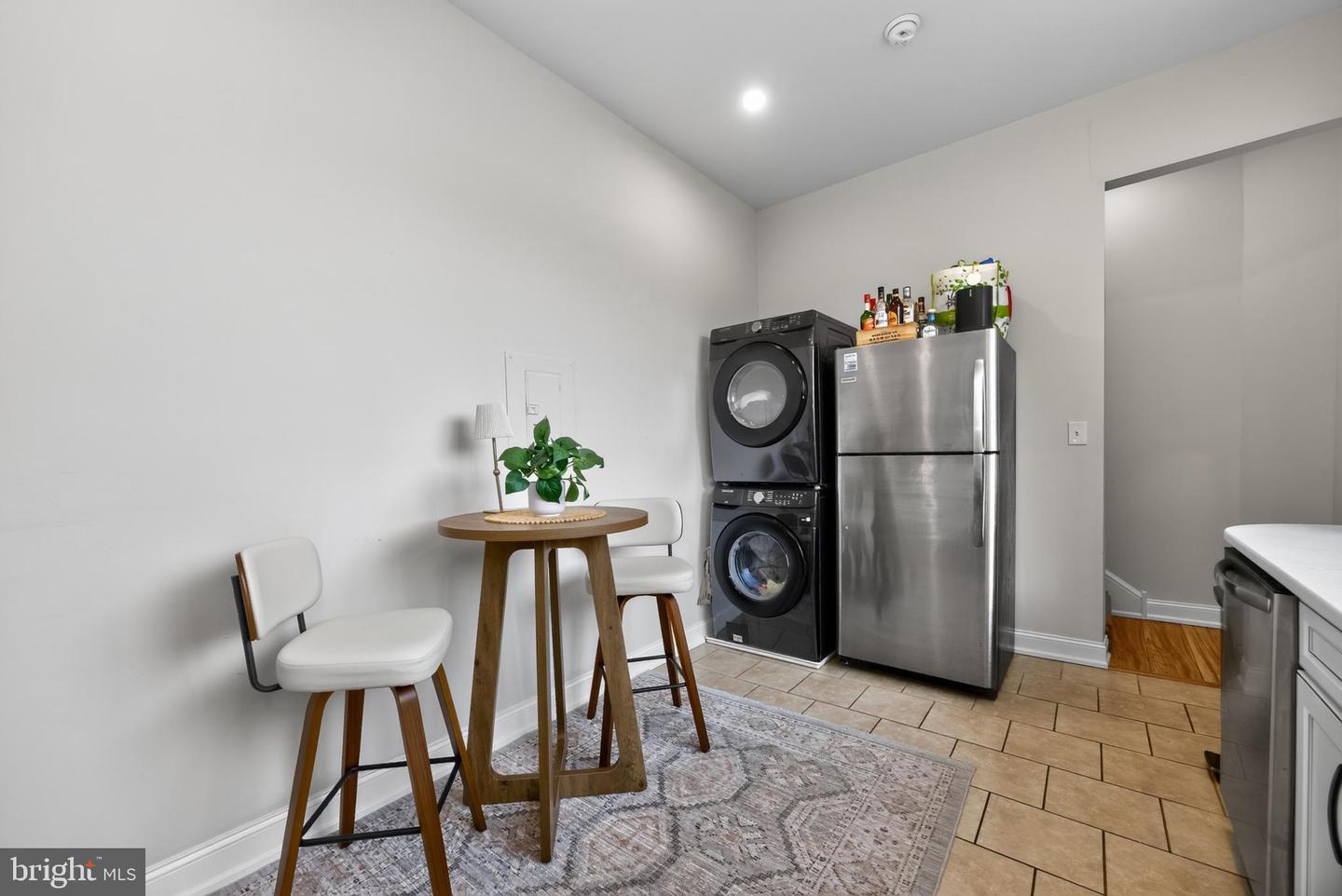 241 Bridge St #apt A Property Photo 5