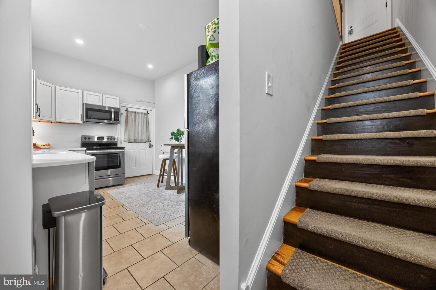 241 Bridge St #apt A Property Photo 6