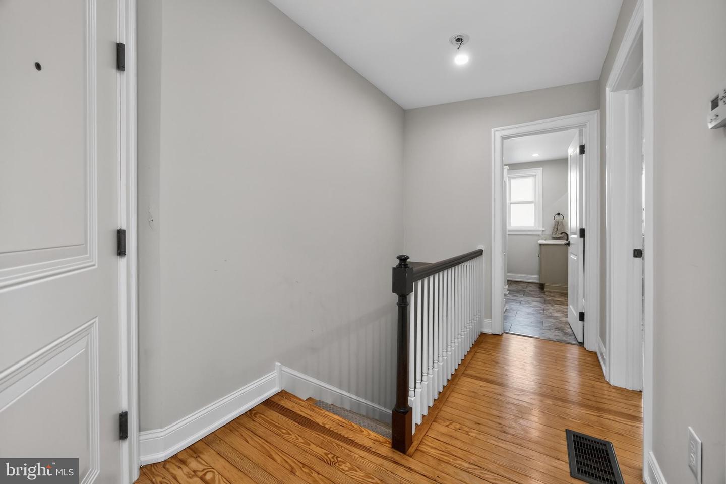 241 Bridge St #apt A Property Photo 8