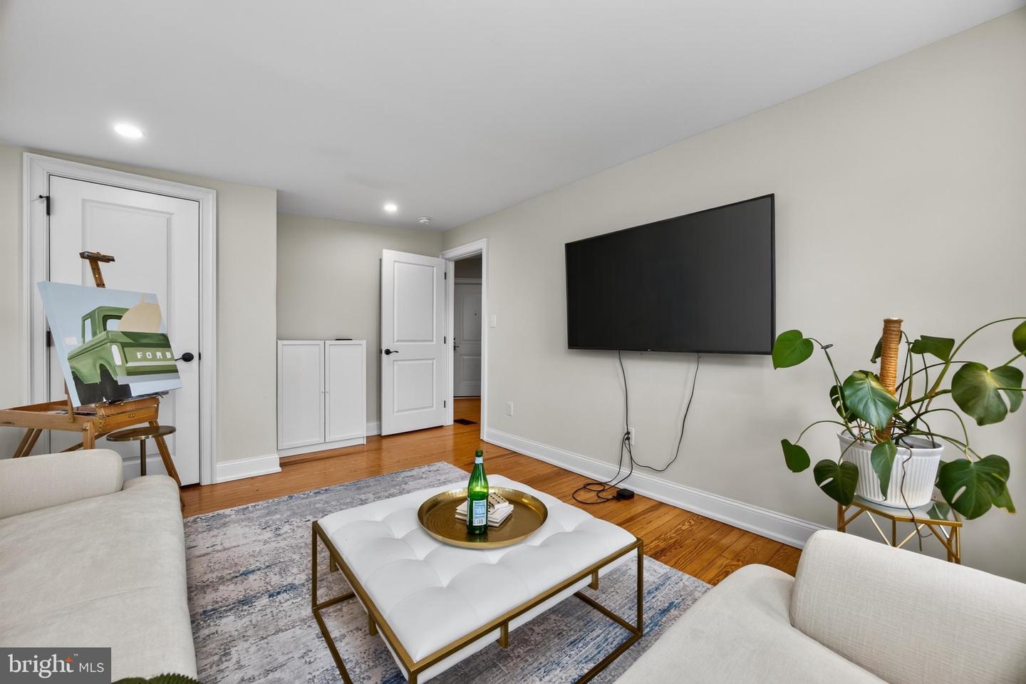 241 Bridge St #apt A Property Photo 10