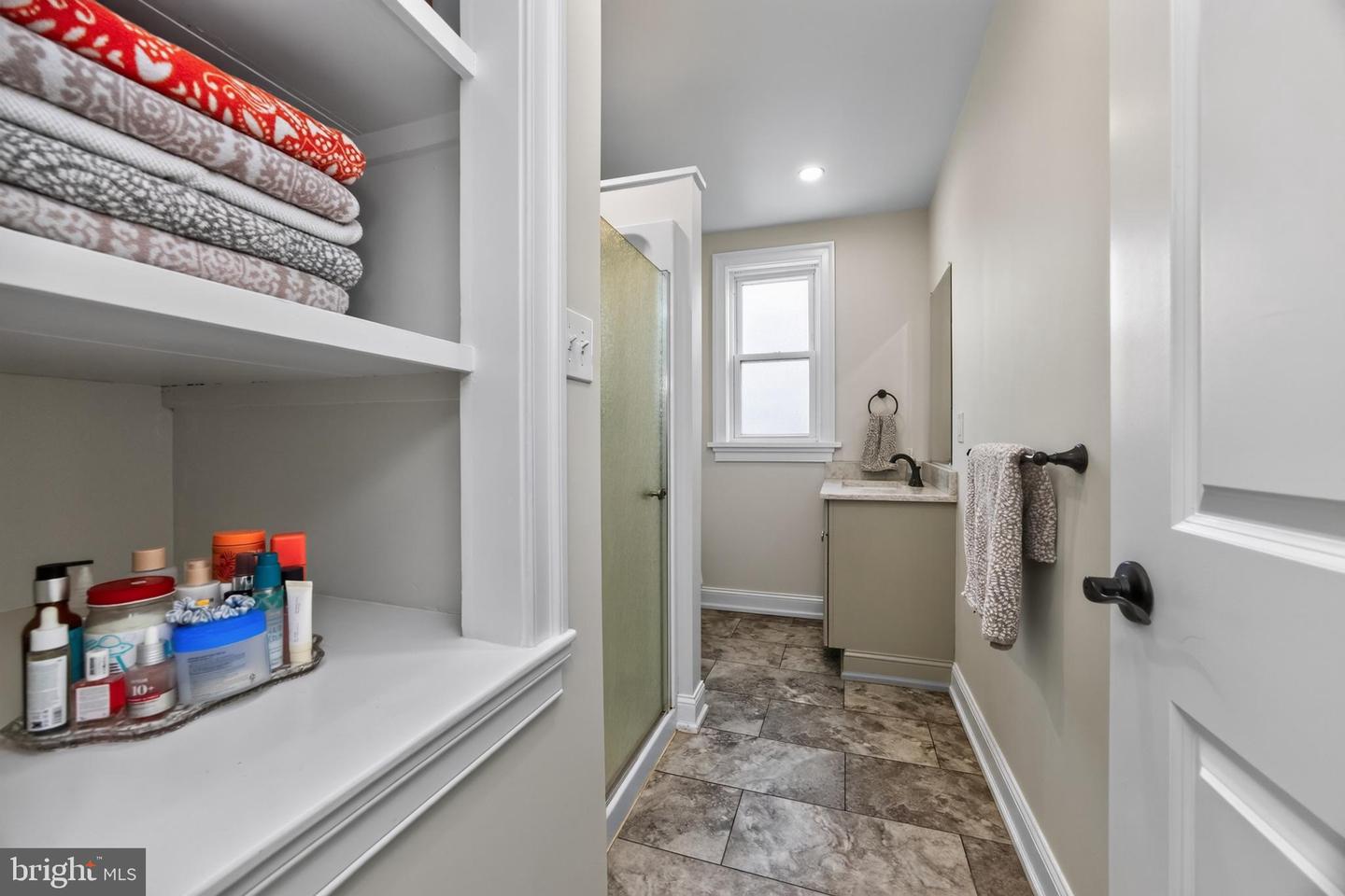241 Bridge St #apt A Property Photo 14