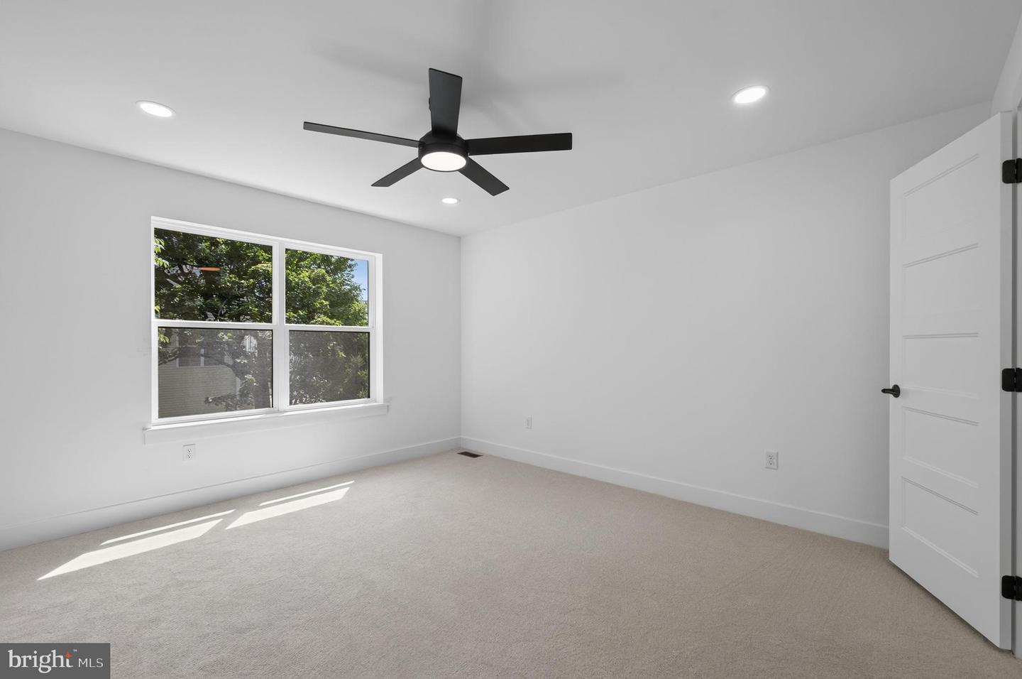 340 E Barnard St Property Photo 17