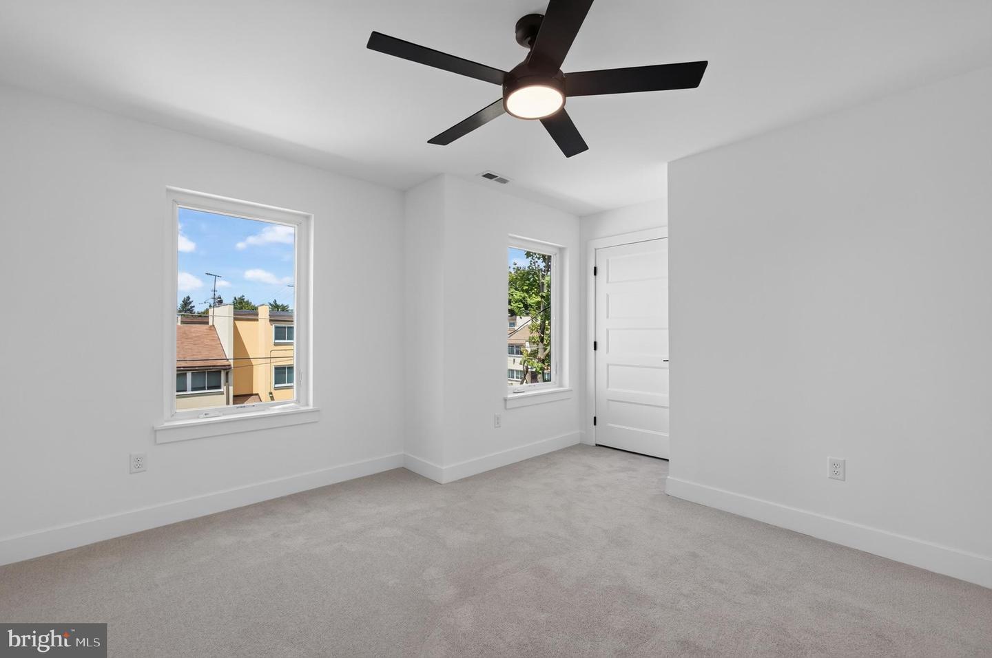 340 E Barnard St Property Photo 33