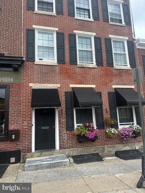 13 N Walnut St #apt D. Property Photo 1