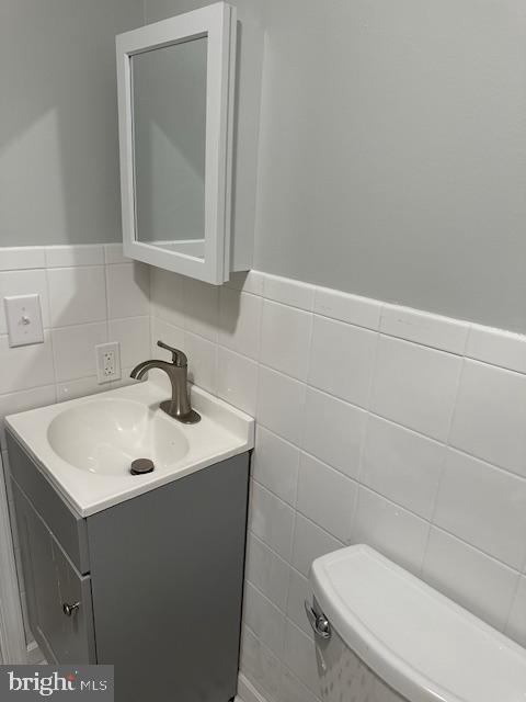 13 N Walnut St #apt D. Property Photo 8