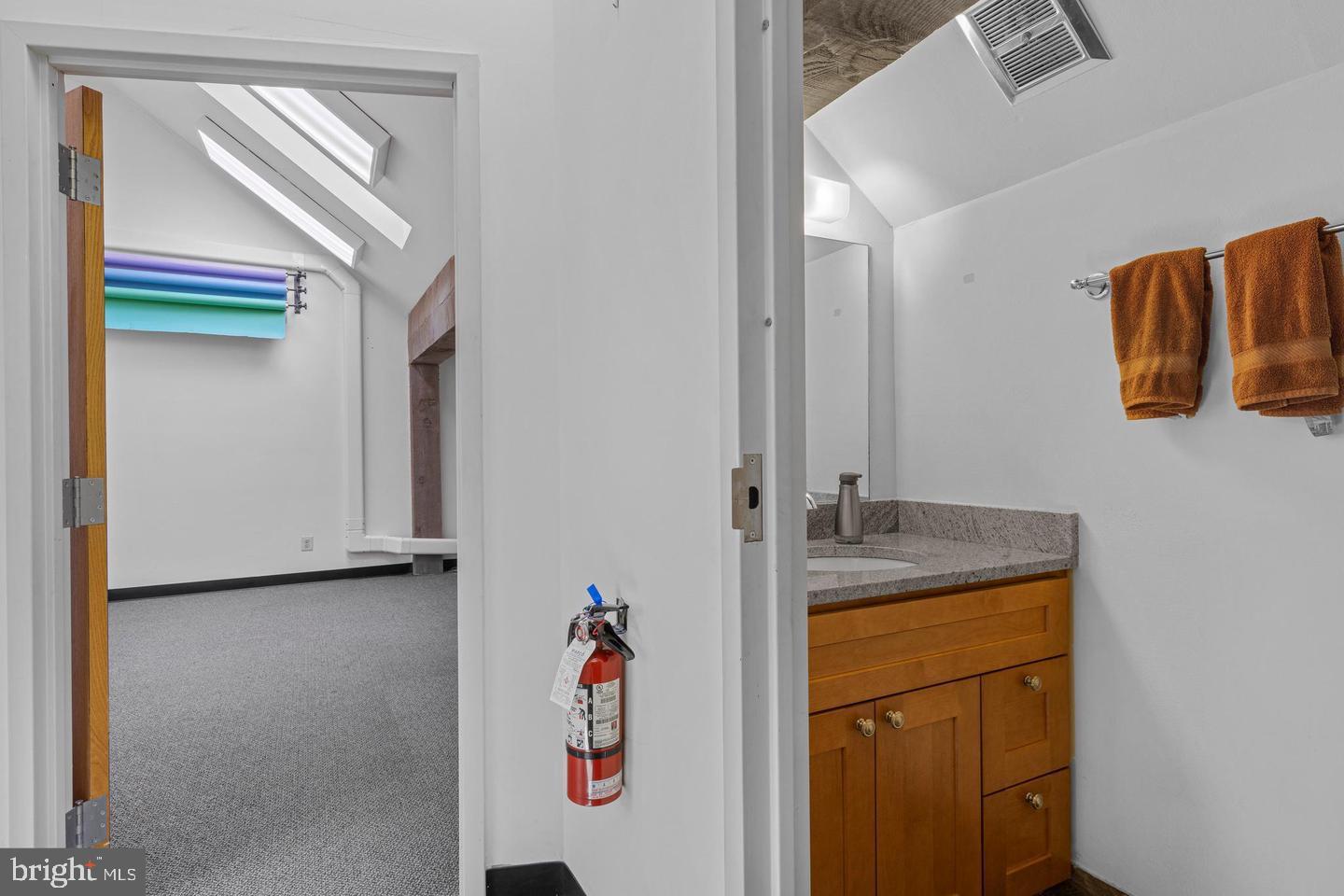 882 S Matlack St #105 Property Photo 10