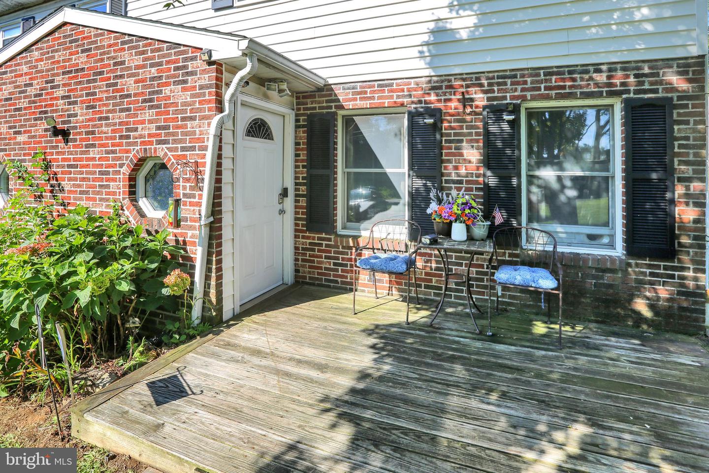 202 Green St Property Photo 4