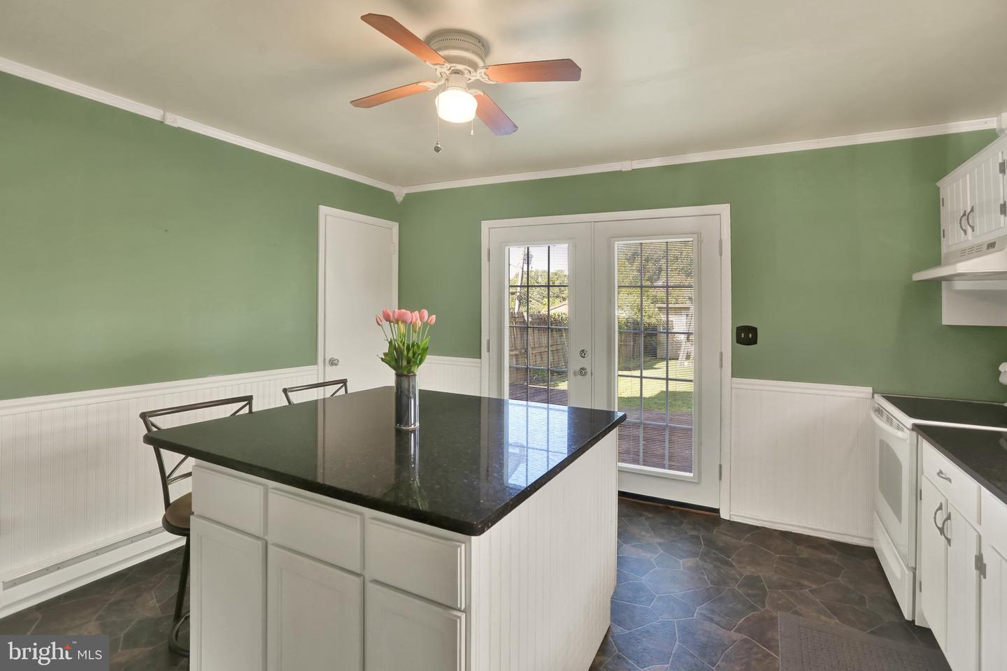 202 Green St Property Photo 10