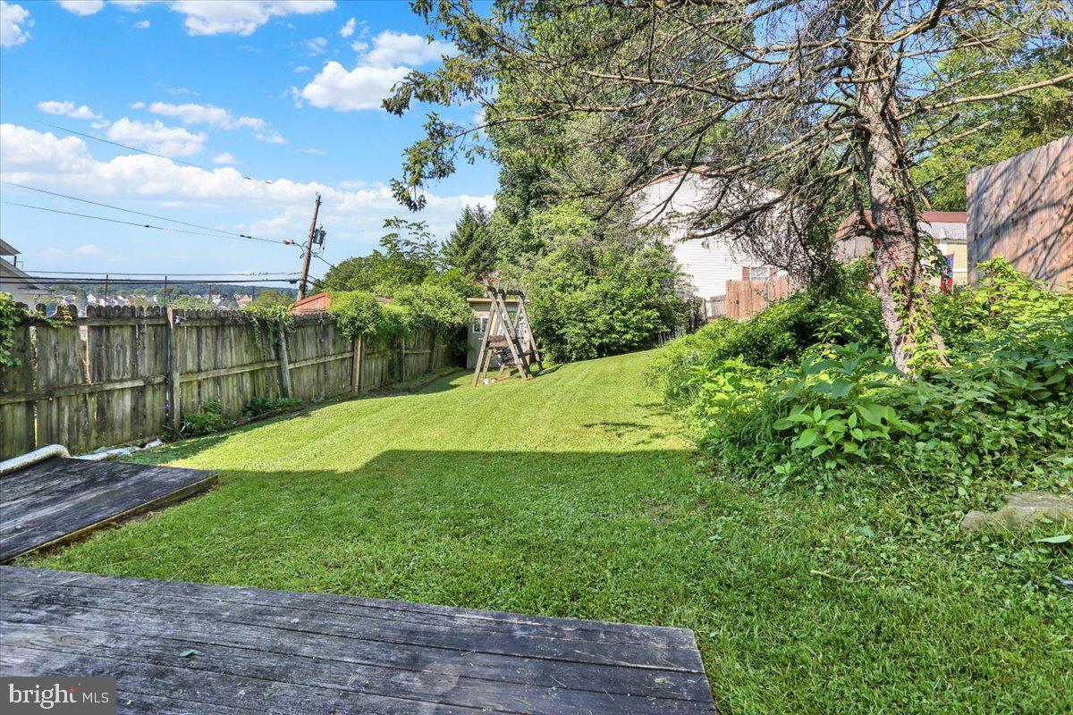 202 Green St Property Photo 13