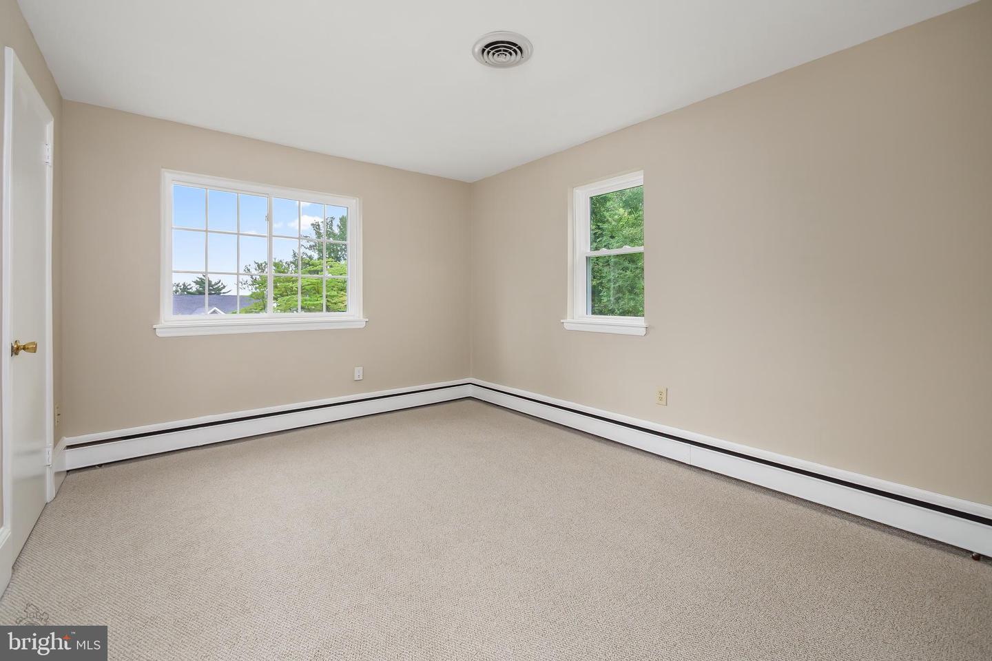 4 Carol Ln Property Photo 12