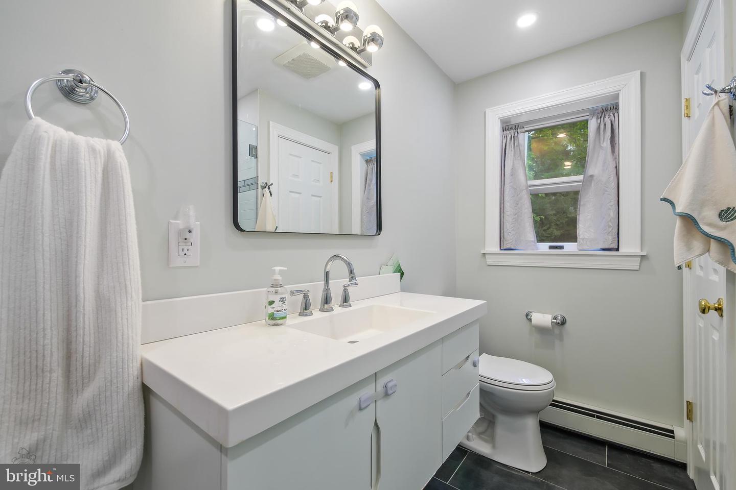 4 Carol Ln Property Photo 17