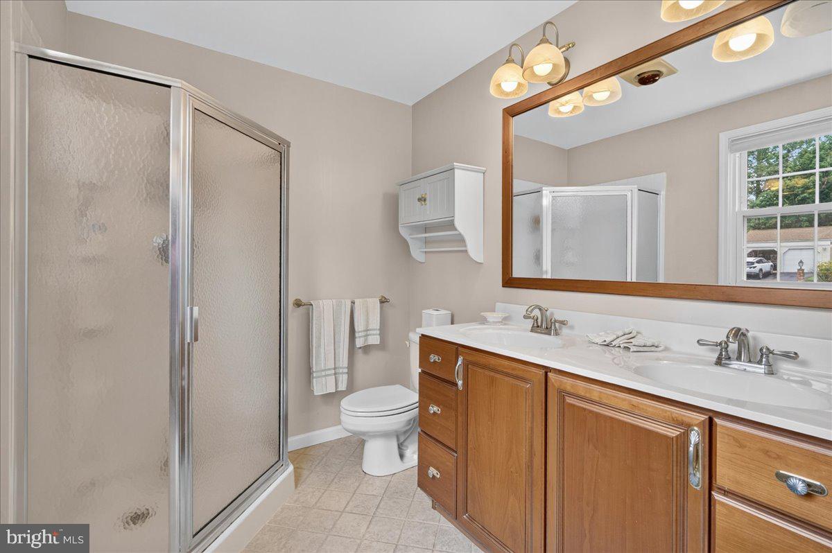 1230 Hawthorne Ln Property Photo 27