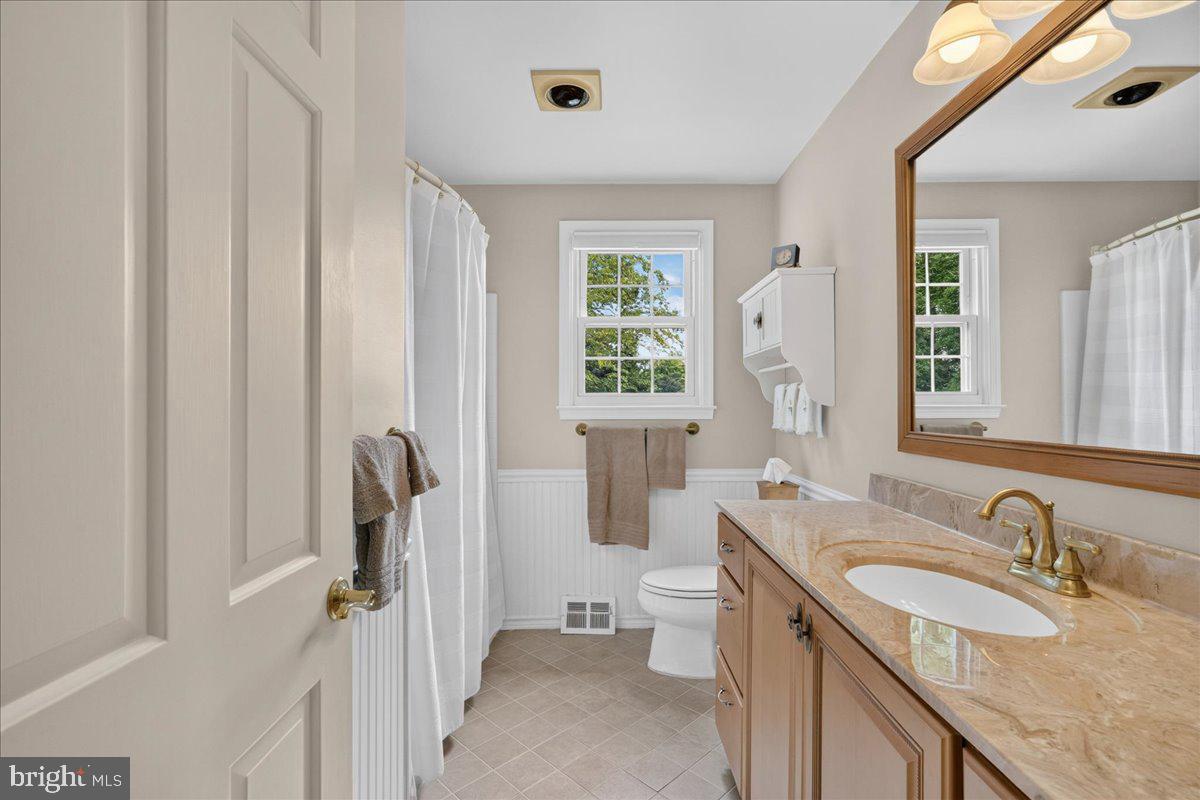 1230 Hawthorne Ln Property Photo 30