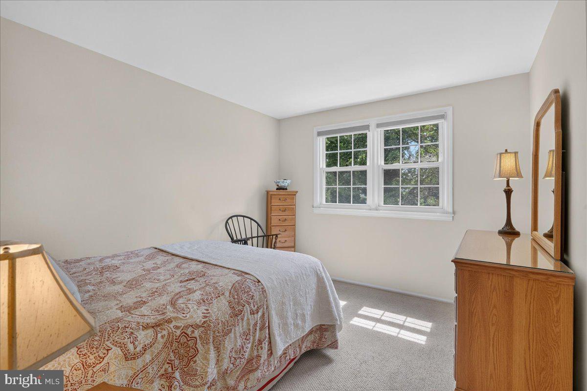 1230 Hawthorne Ln Property Photo 32