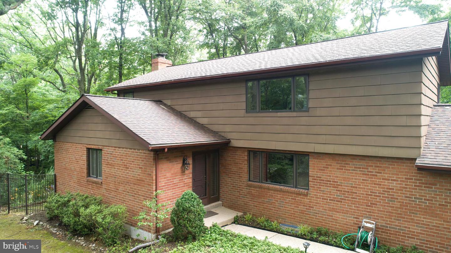 1717 Hamilton Dr Property Photo 2
