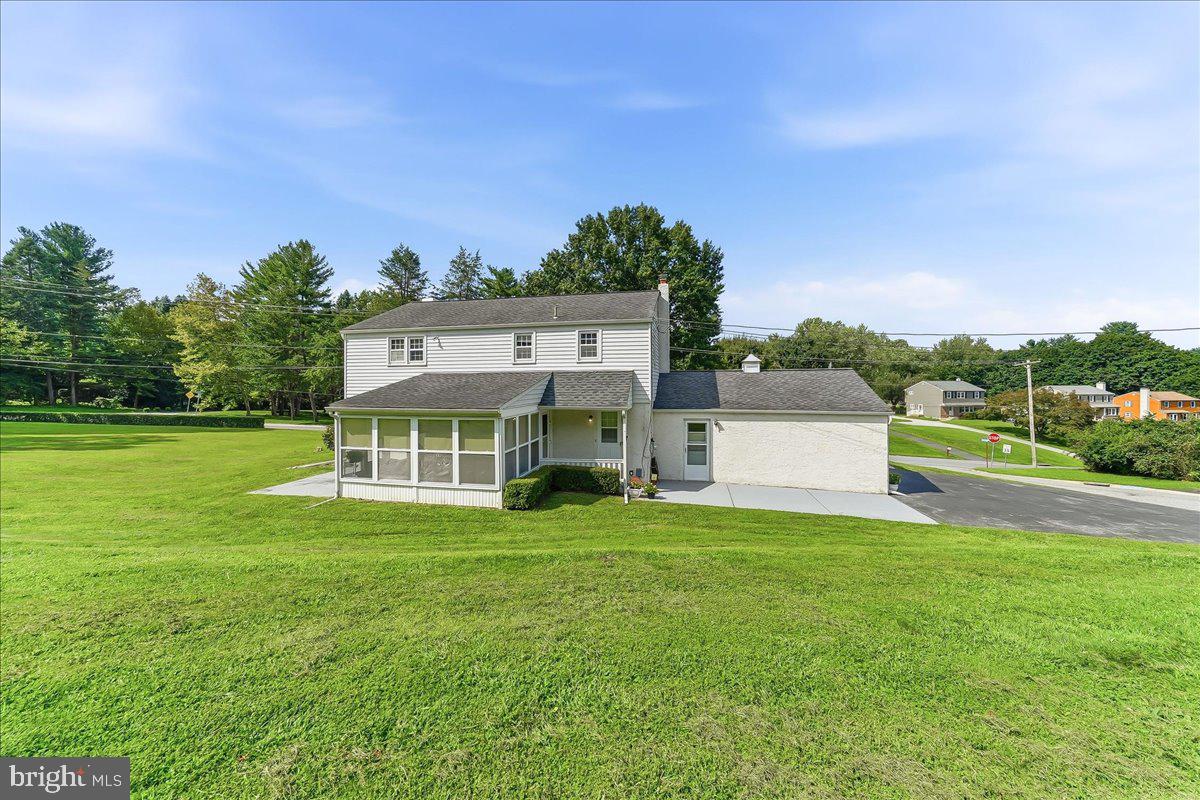 1344 Sherwood Dr Property Photo 3