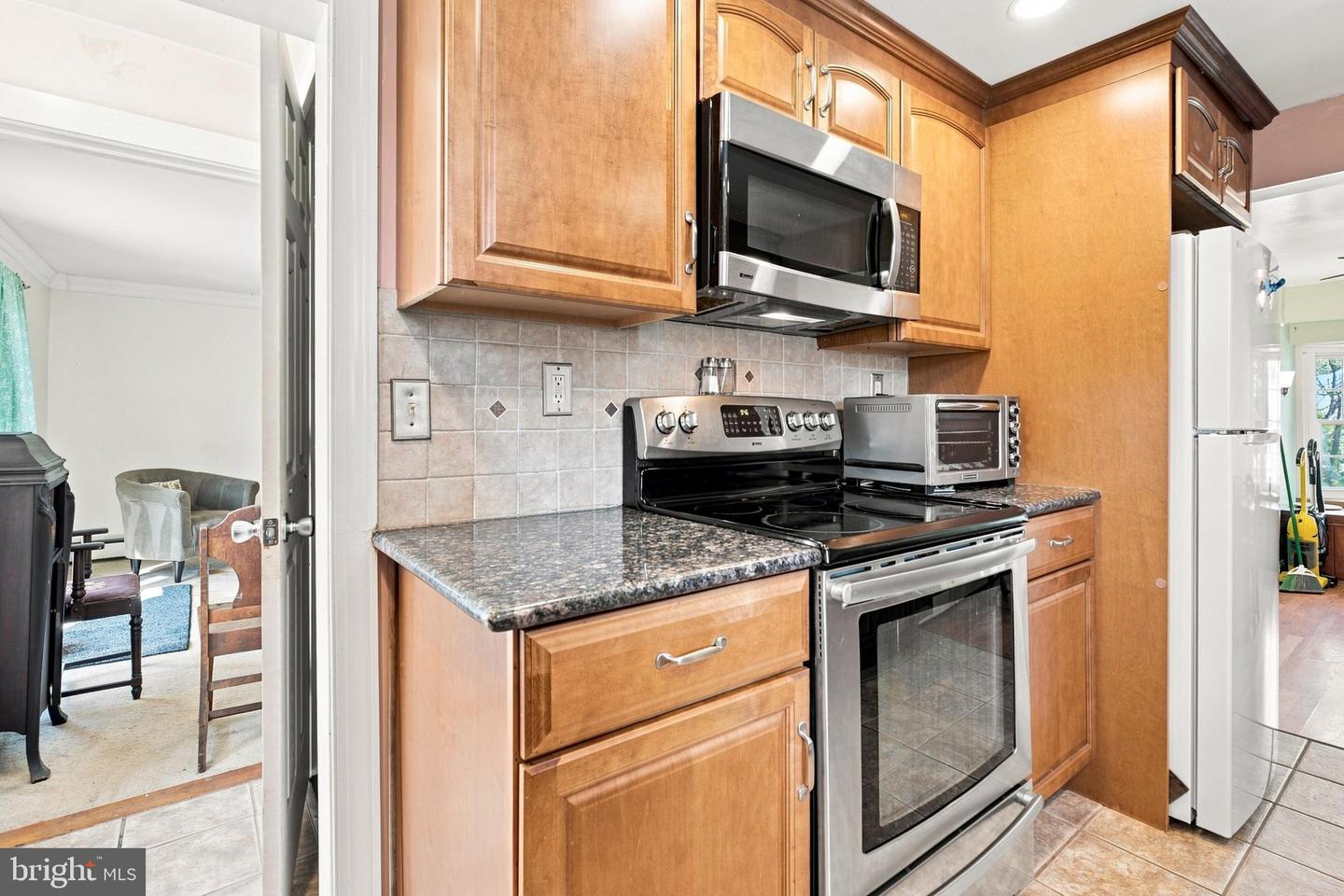 1117 Old Lancaster Rd Property Photo 8