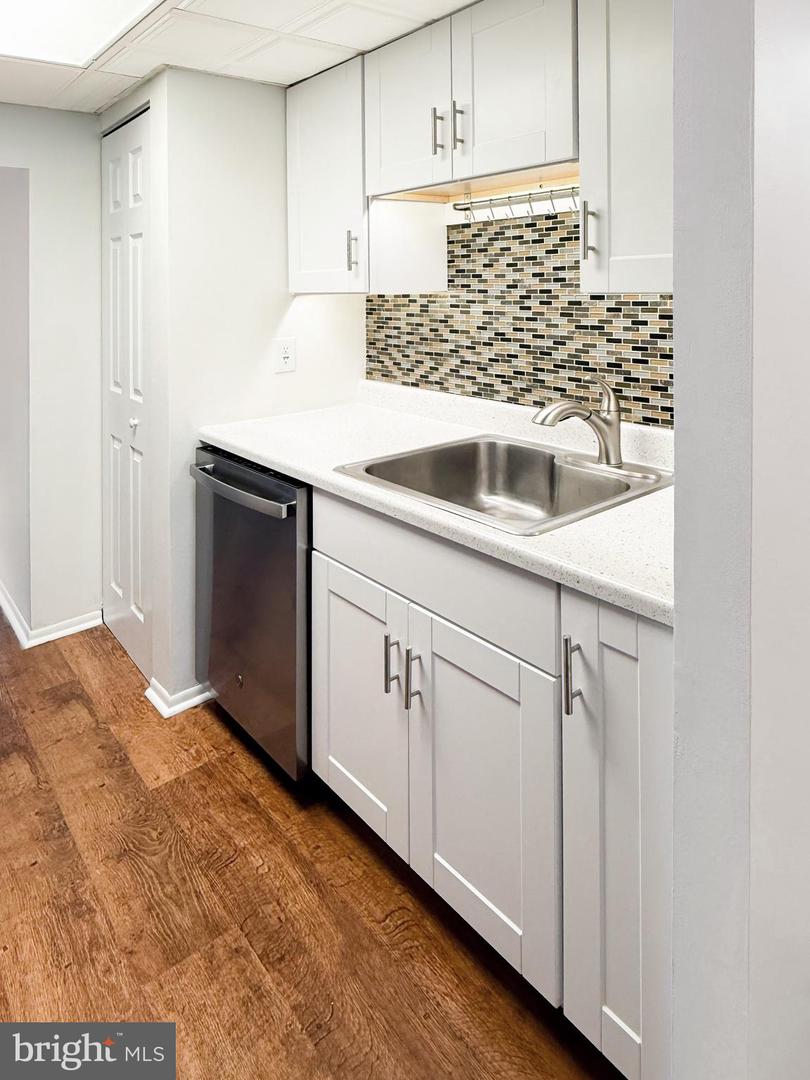 315 Village Walk #315 Property Photo 10