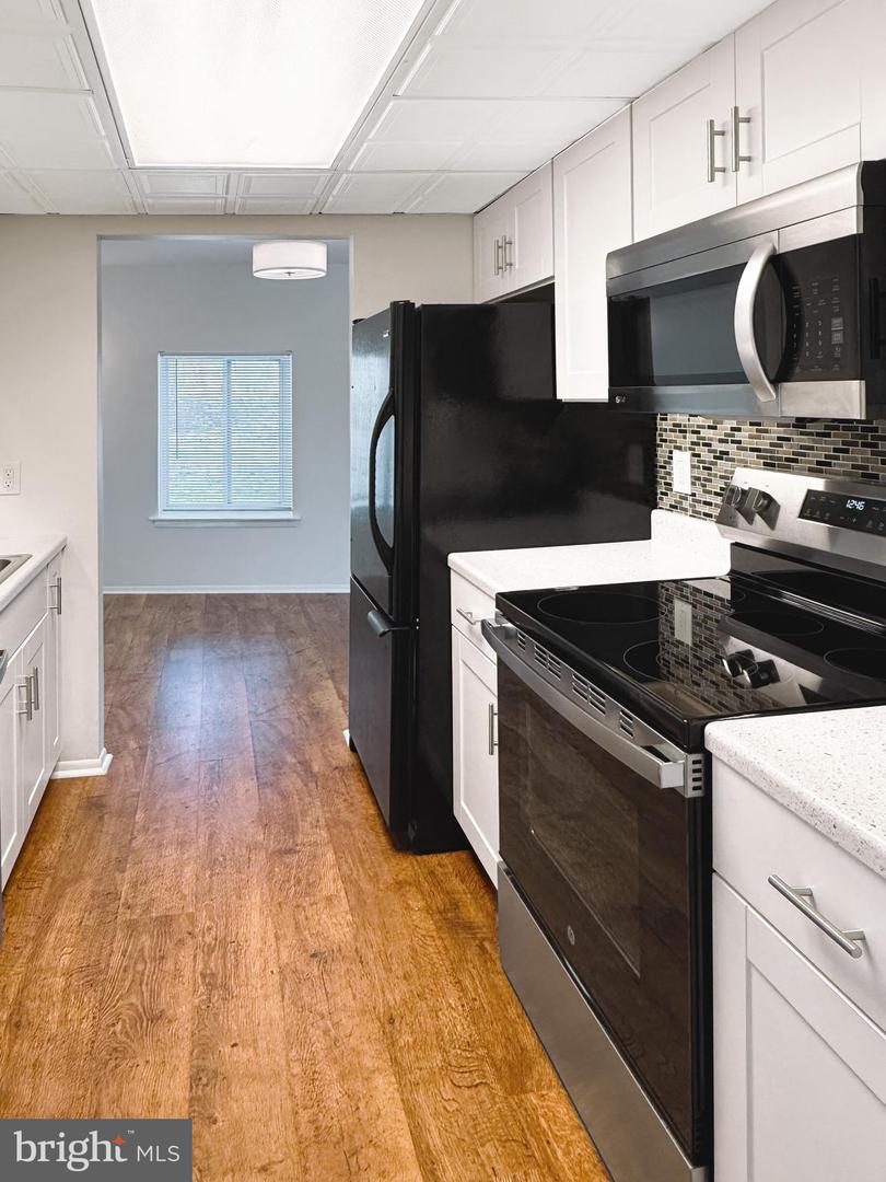 315 Village Walk #315 Property Photo 11