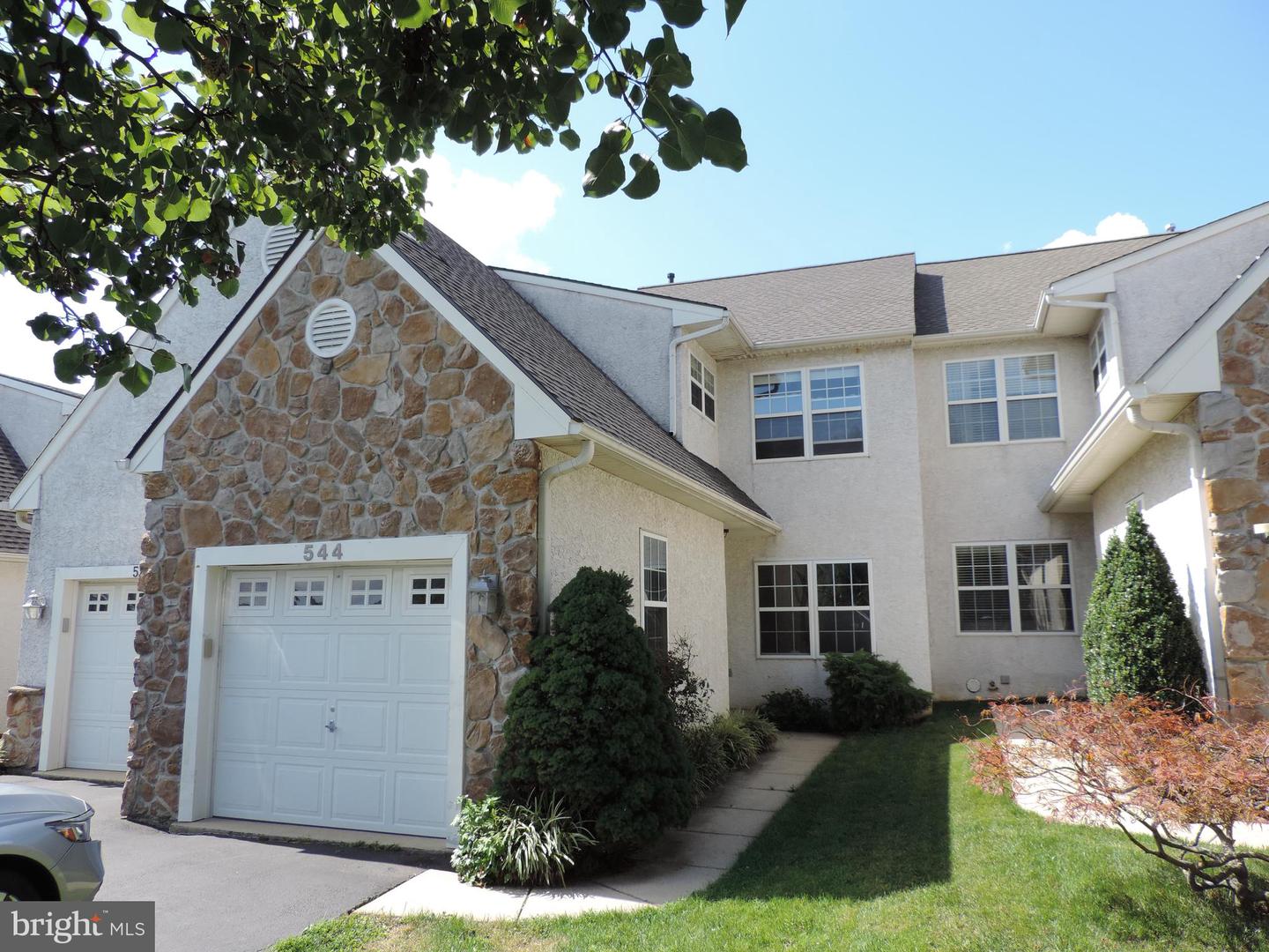 544 Cork Cir Property Photo 2